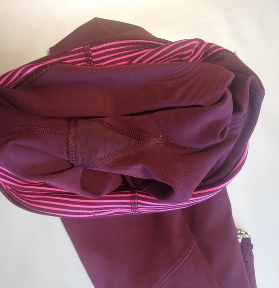 Lululemon Women's leggings SIZE 2 - Picture 10 of 12